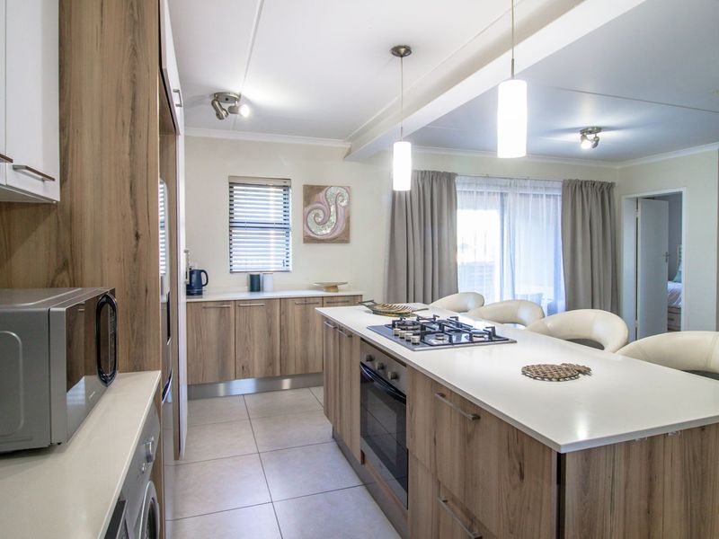 Apartment Rental Monthly In Edenvale - Photo 2