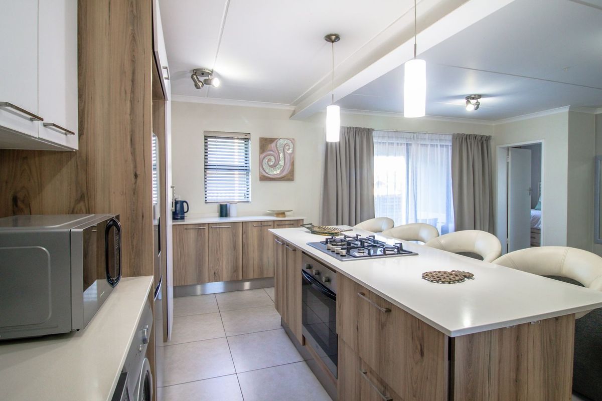 Apartment Rental Monthly In Edenvale - Photo 2