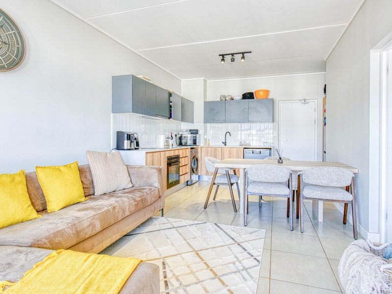 Townhouse For Sale In Johannesburg - Photo 5
