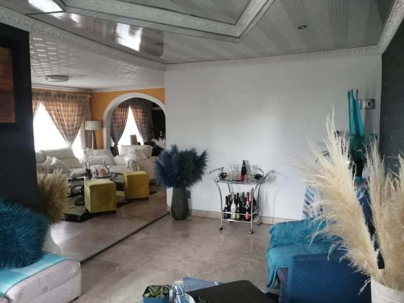 House For Sale In Johannesburg - Photo 5