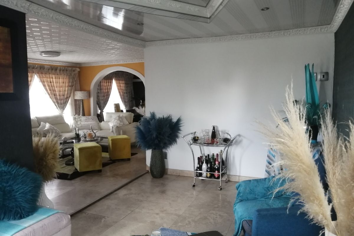 House For Sale In Johannesburg - Photo 5
