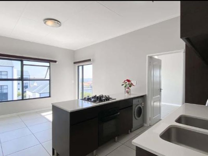 Apartment Rental Monthly In Edenvale - Photo 4