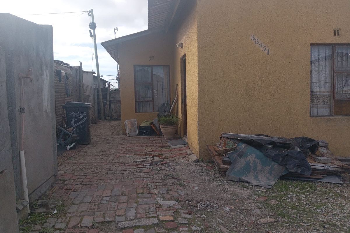 House For Sale In Khayelitsha - Photo 4