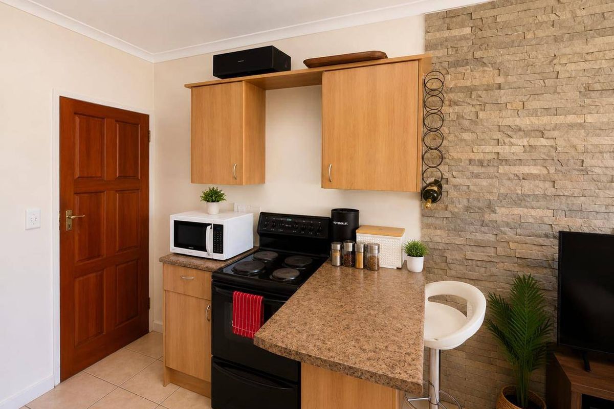 Townhouse For Sale In Akasia - Photo 4