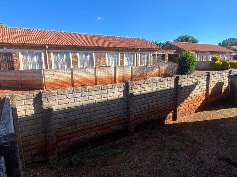 Townhouse For Sale In Akasia - Photo 9