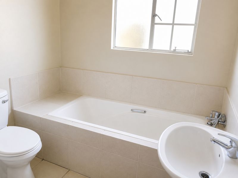 Townhouse For Sale In Akasia - Photo 5