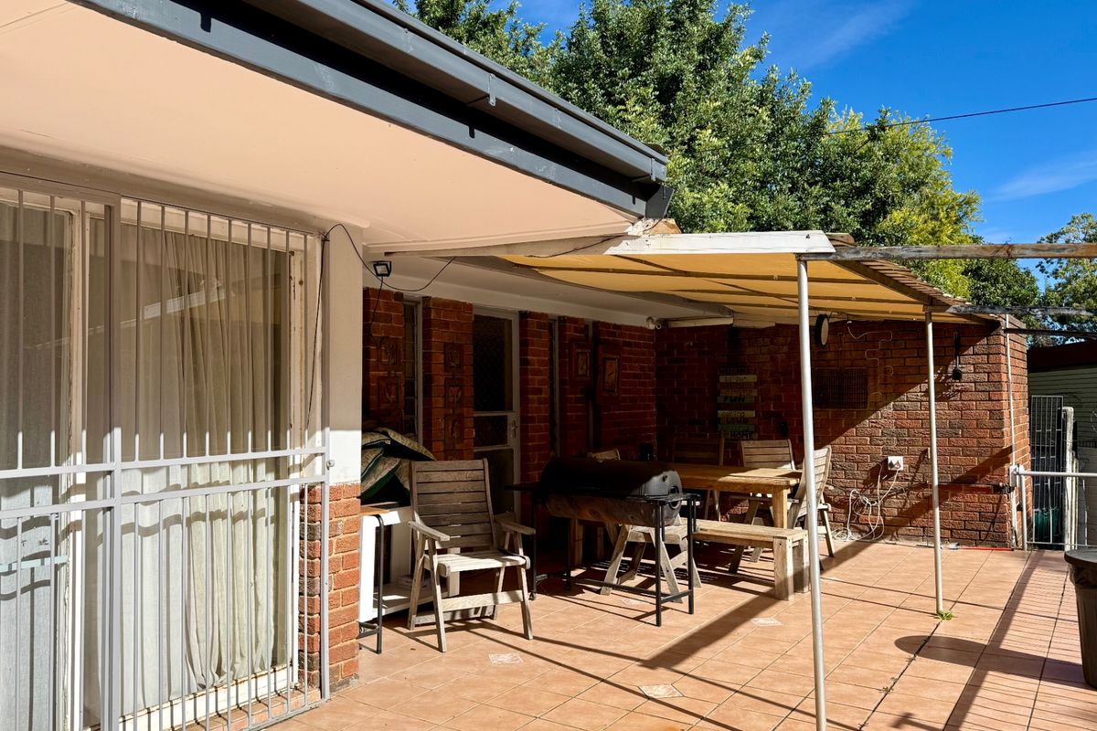 House For Sale In Bloemfontein - Photo 2
