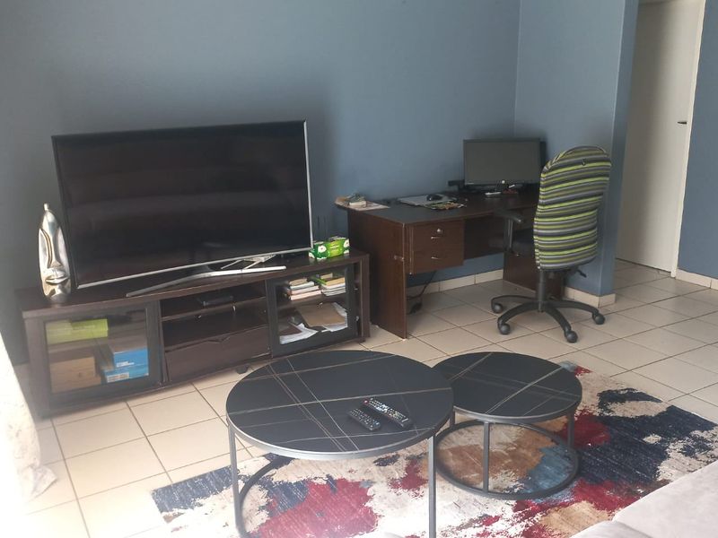 Townhouse Rental Monthly In Centurion - Photo 8
