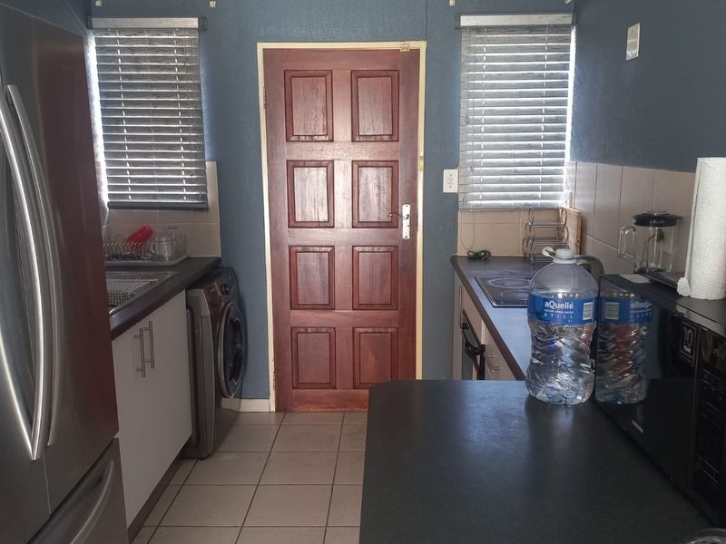 Townhouse Rental Monthly In Centurion - Photo 2