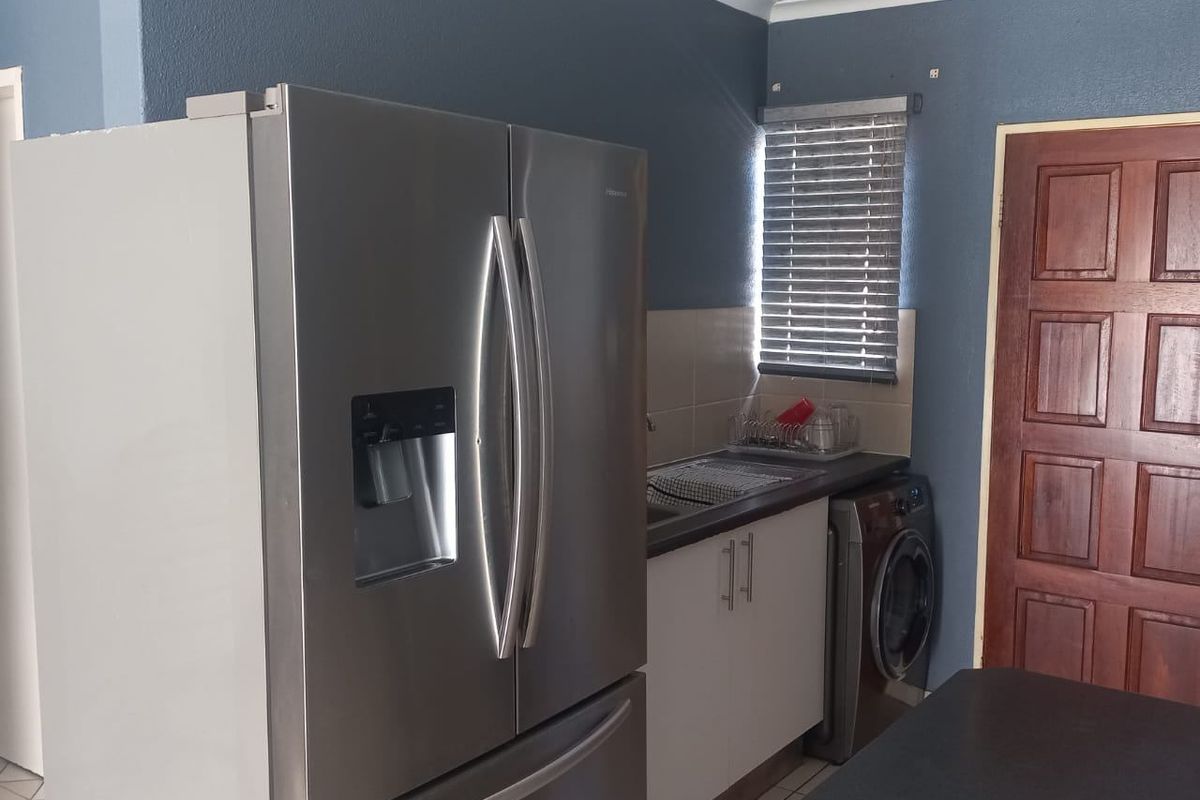 Townhouse Rental Monthly In Centurion - Photo 4