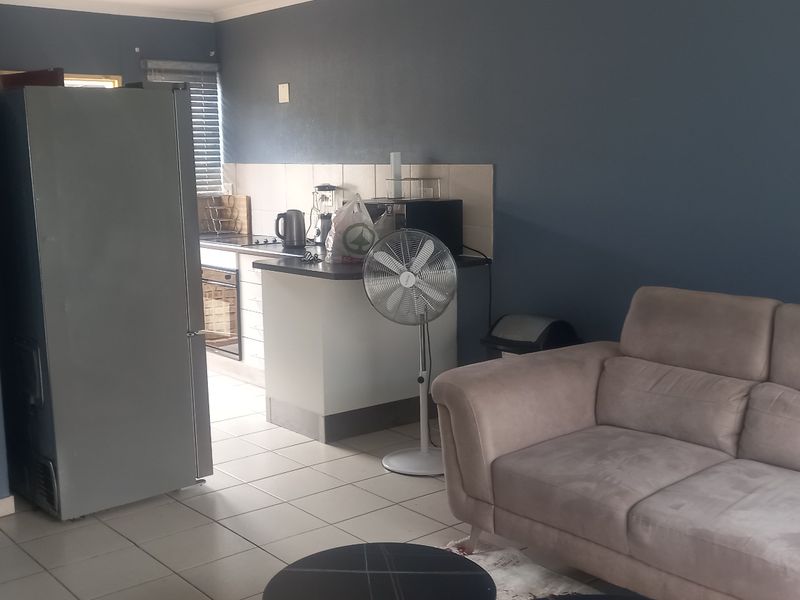 Townhouse Rental Monthly In Centurion - Photo 3