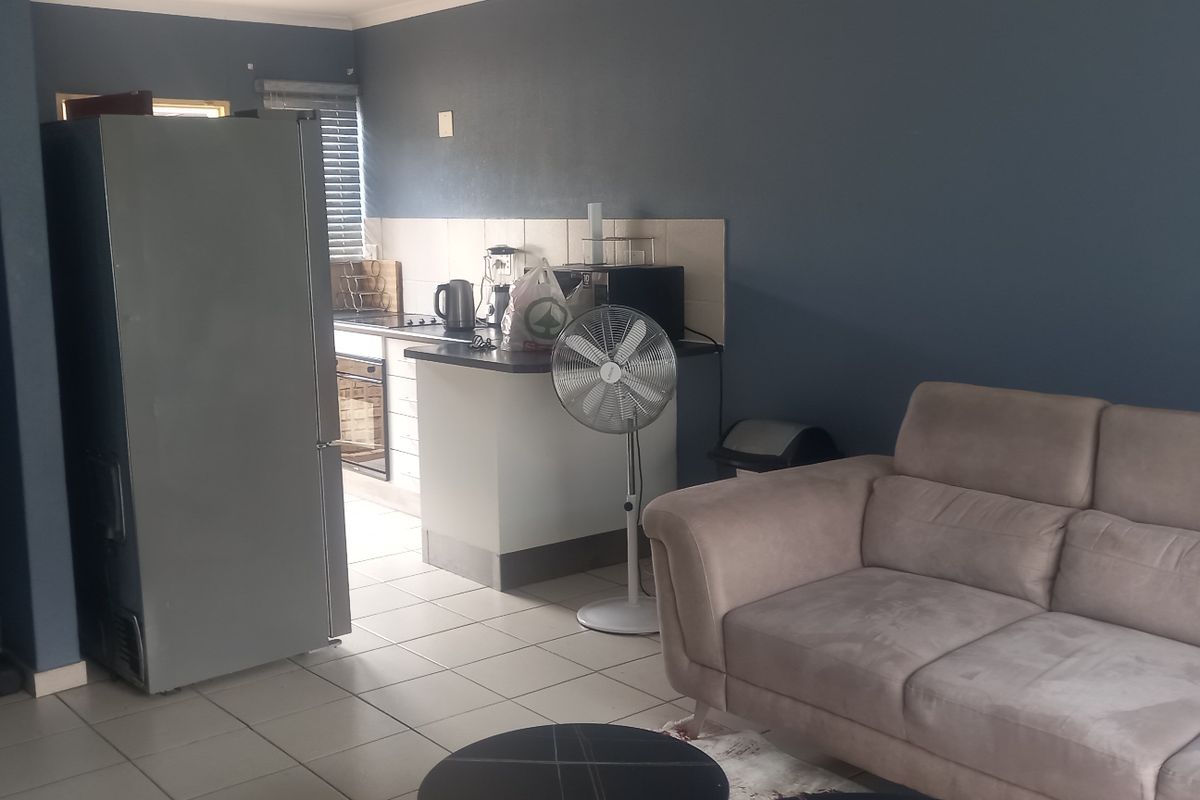 Townhouse Rental Monthly In Centurion - Photo 3