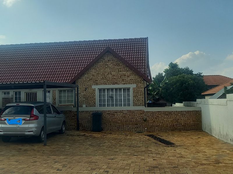 Townhouse Rental Monthly In Centurion - Photo 1