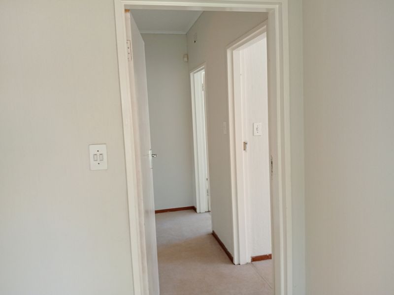 Townhouse For Sale In Johannesburg - Photo 8
