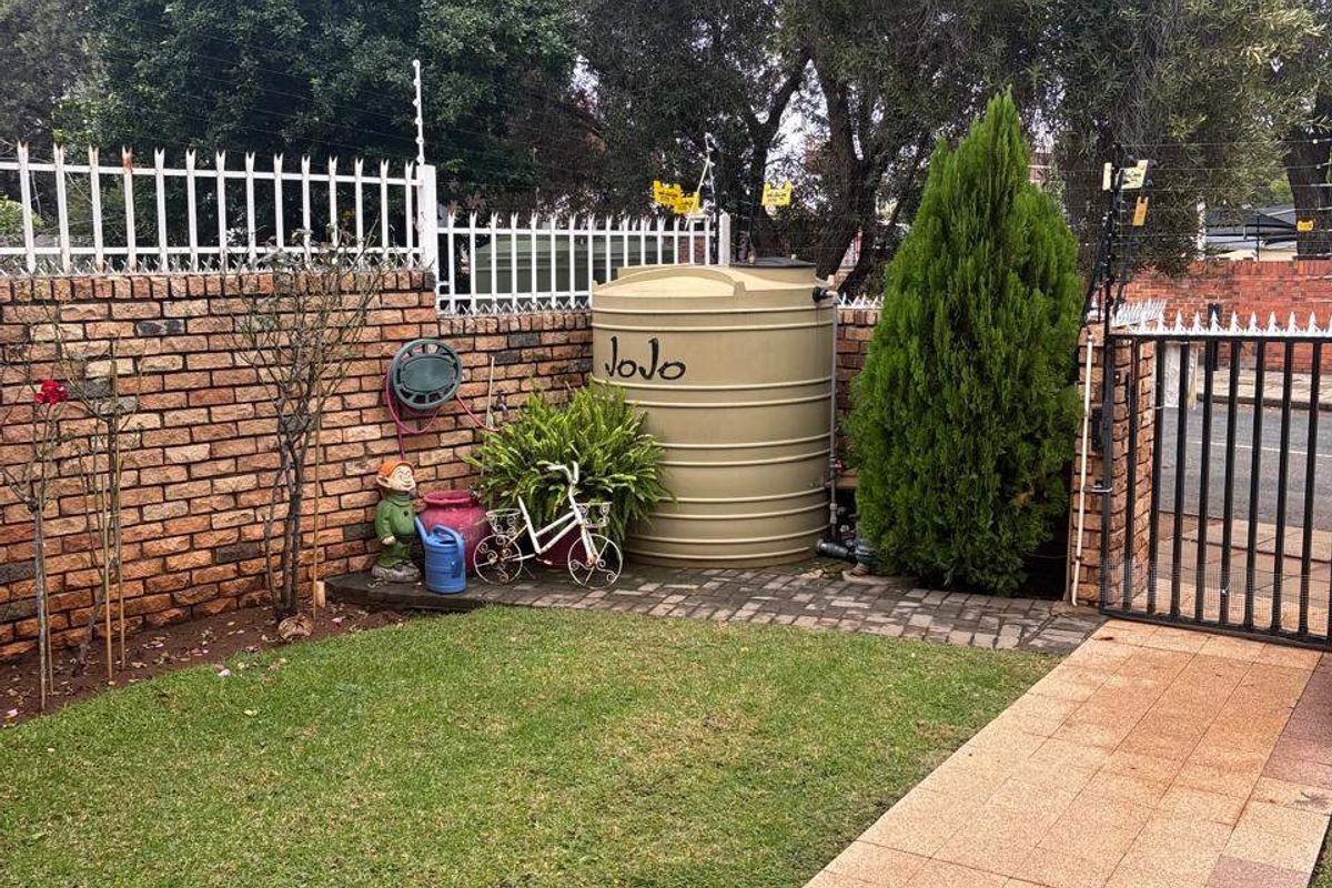 Townhouse For Sale In Kimberley - Photo 5