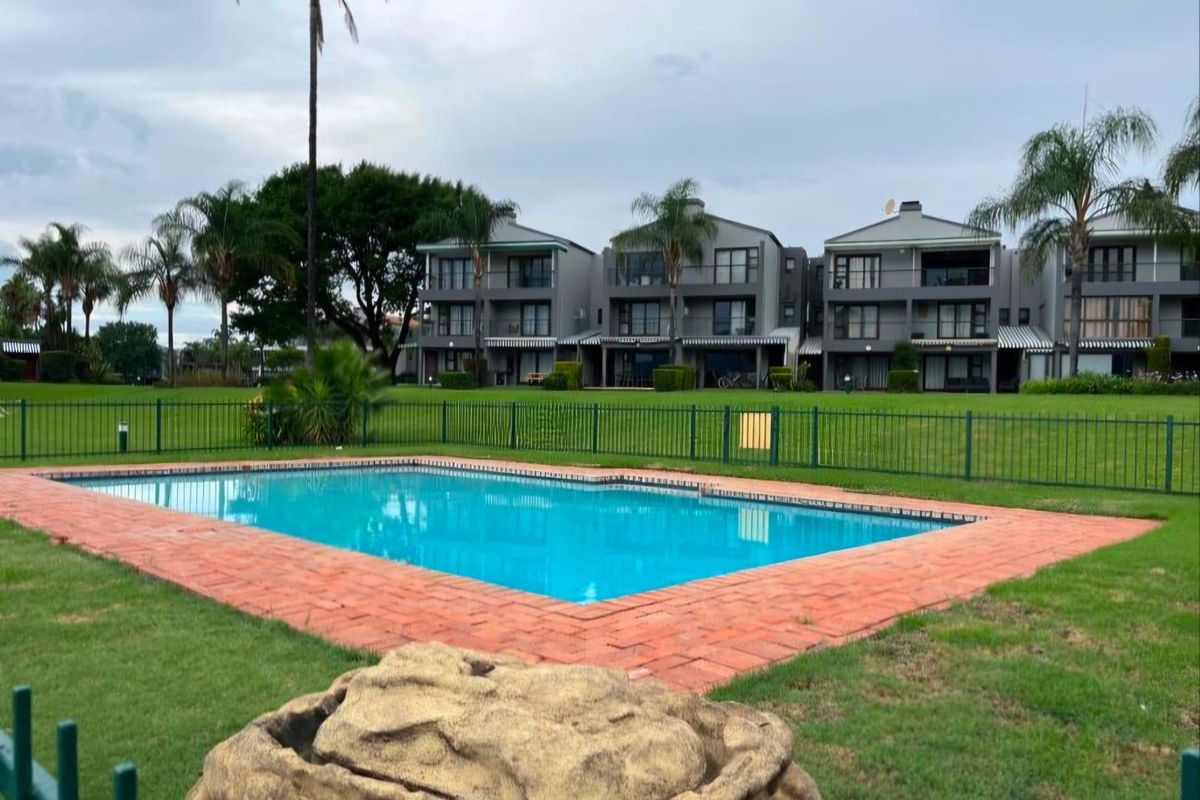 Townhouse For Sale In Hartbeespoort - Photo 4