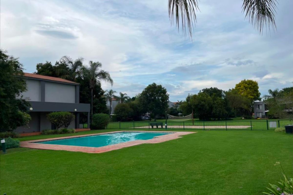 Townhouse For Sale In Hartbeespoort - Photo 3