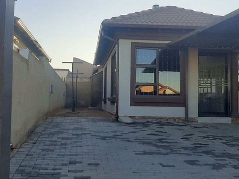 House For Sale In Soshanguve - Photo 2