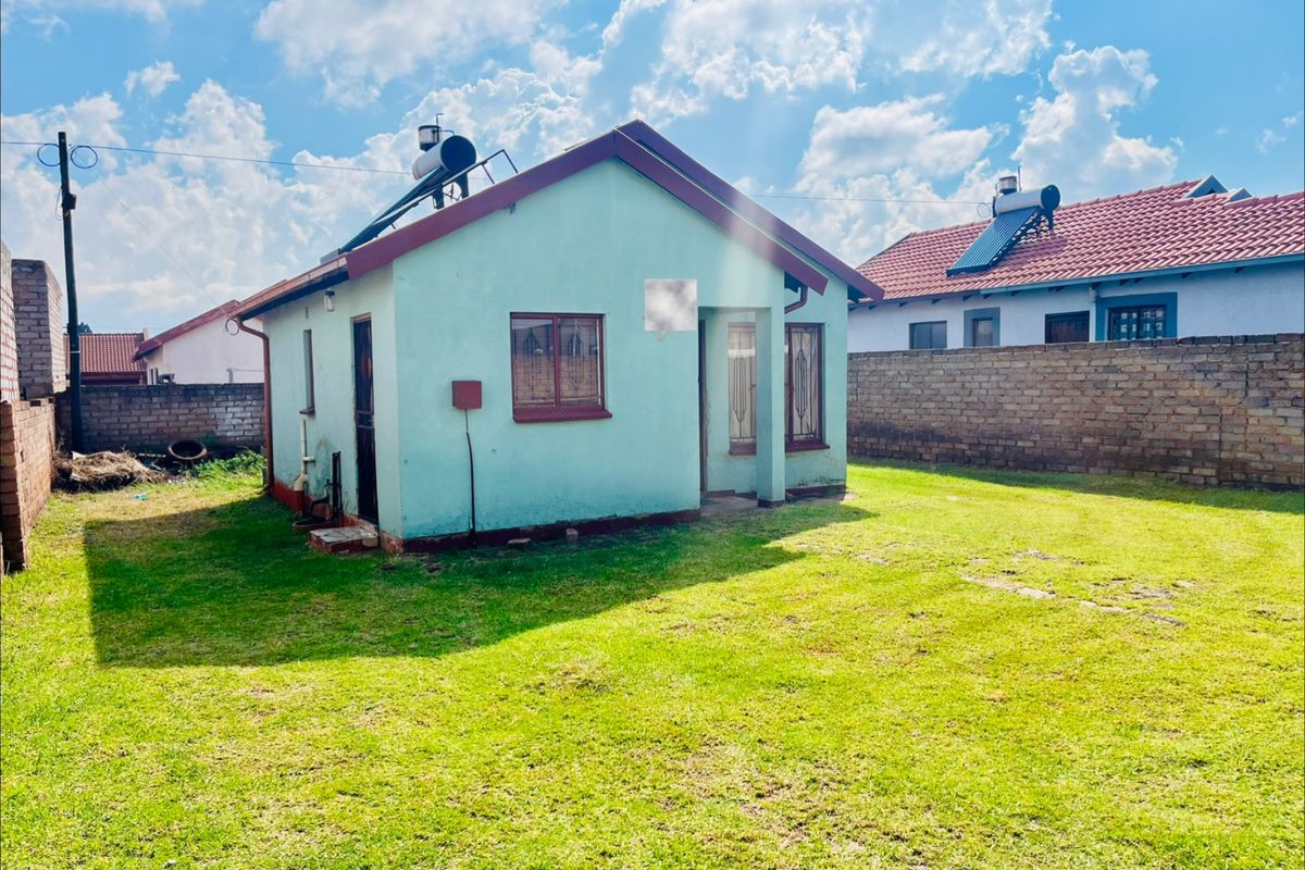 House For Sale In Boksburg - Photo 2