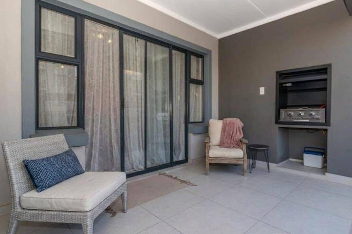 Apartment For Sale In Edenvale - Photo 2
