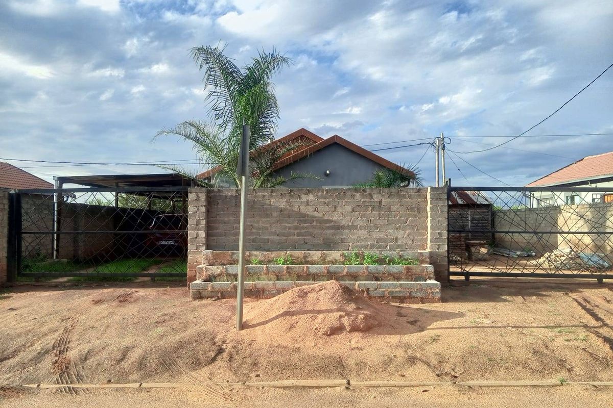 House For Sale In Ga-rankuwa - Photo 2