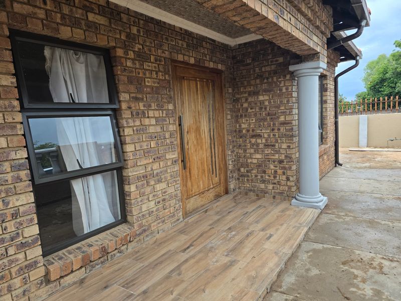 House For Sale In Cullinan - Photo 2