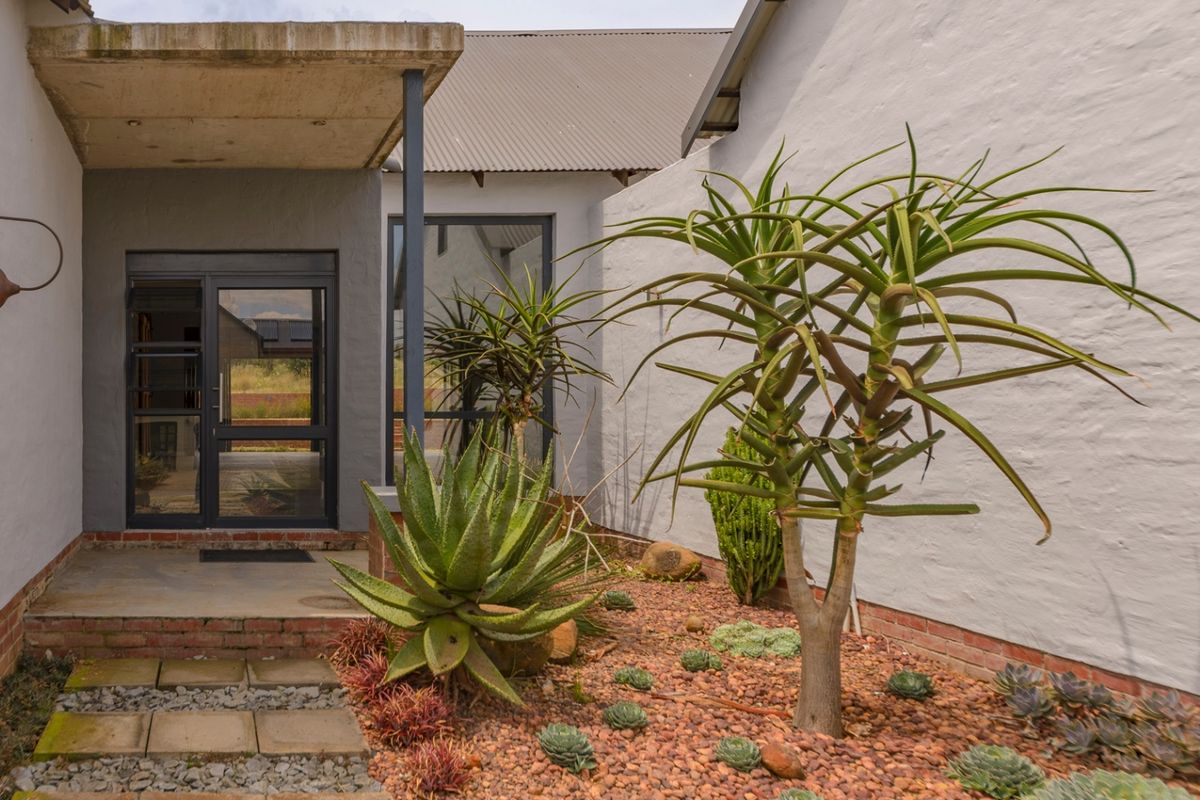 House For Sale In Pretoria - Photo 2