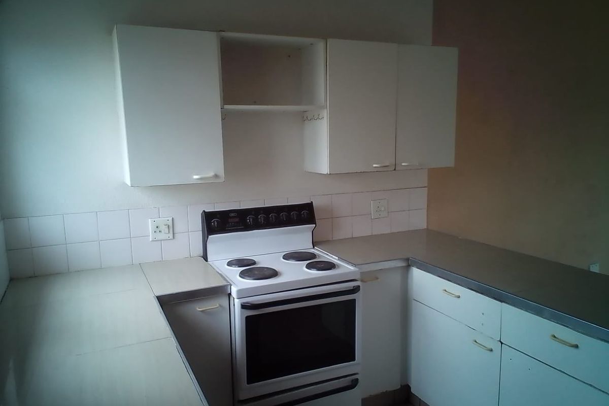 Apartment Rental Monthly In Kempton Park - Photo 5
