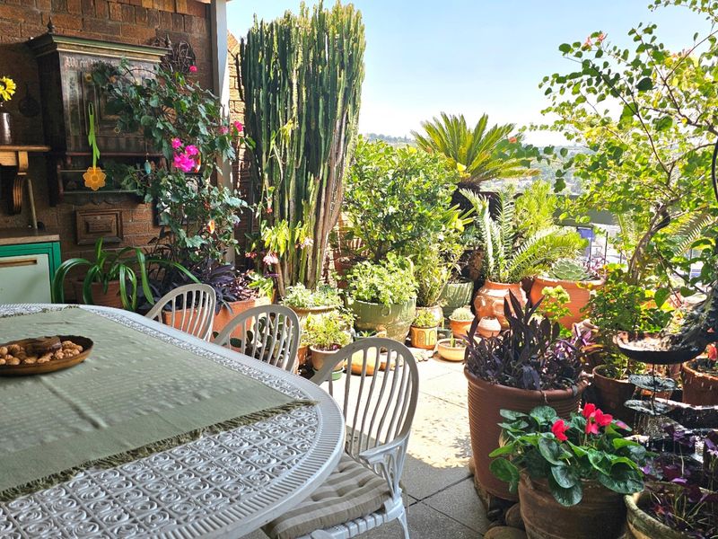 Apartment For Sale In Johannesburg - Photo 4