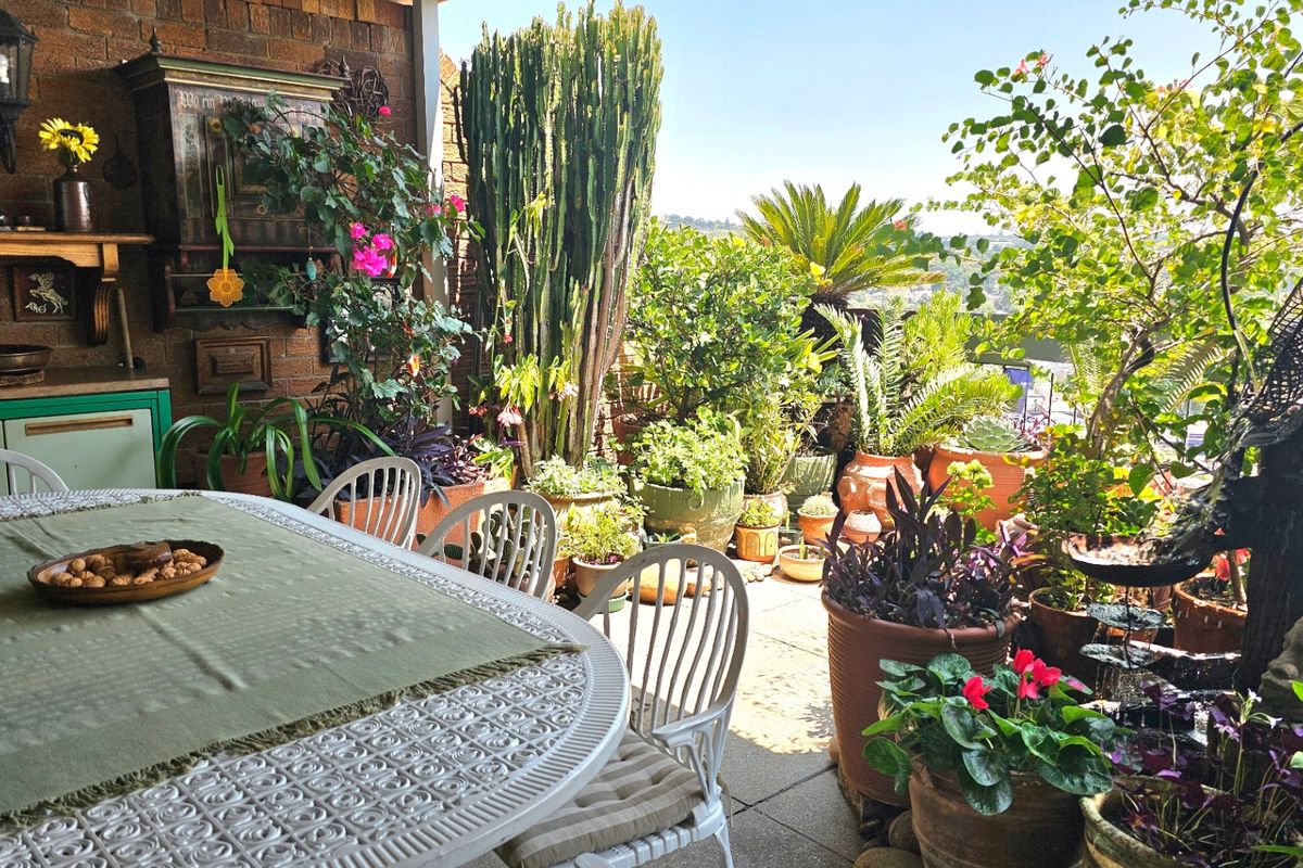 Apartment For Sale In Johannesburg - Photo 4