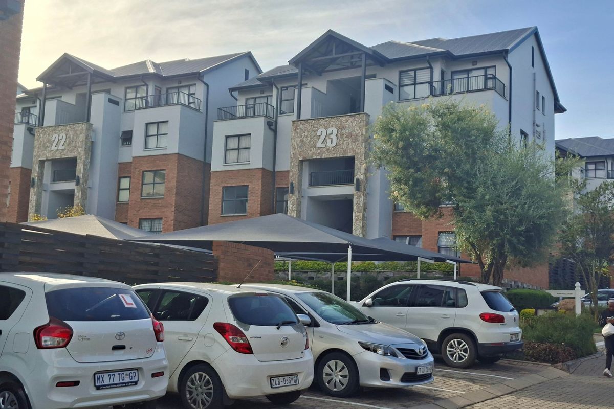 Apartment For Sale In Randburg - Photo 2
