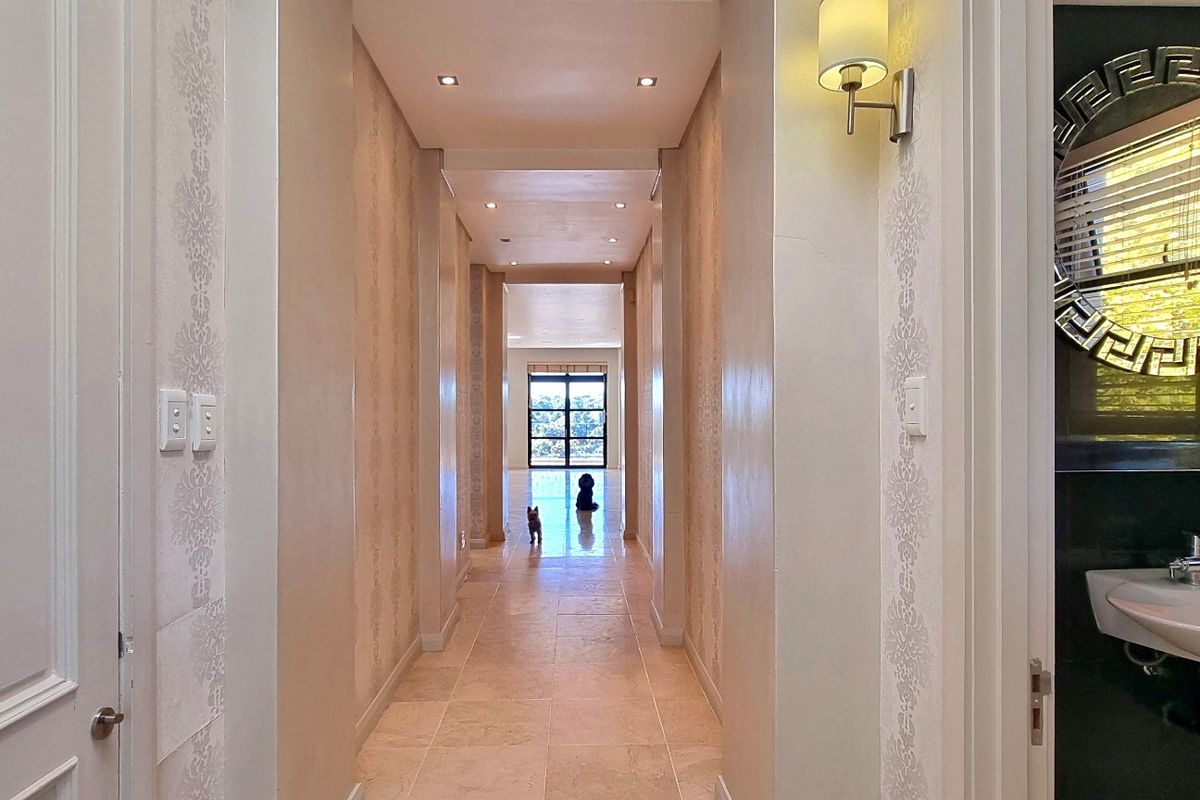 Apartment For Sale In Sandton - Photo 2