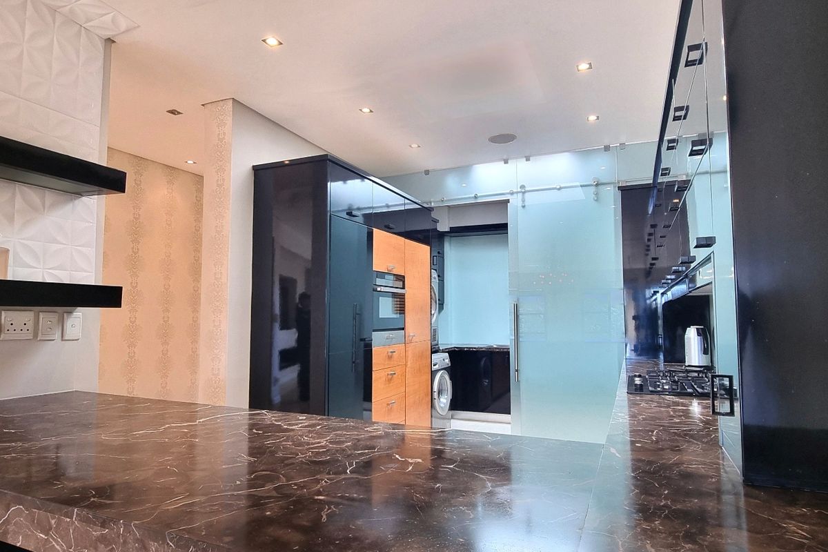 Apartment For Sale In Sandton - Photo 3