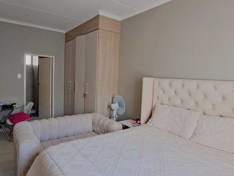 Apartment For Sale In Midrand - Photo 6
