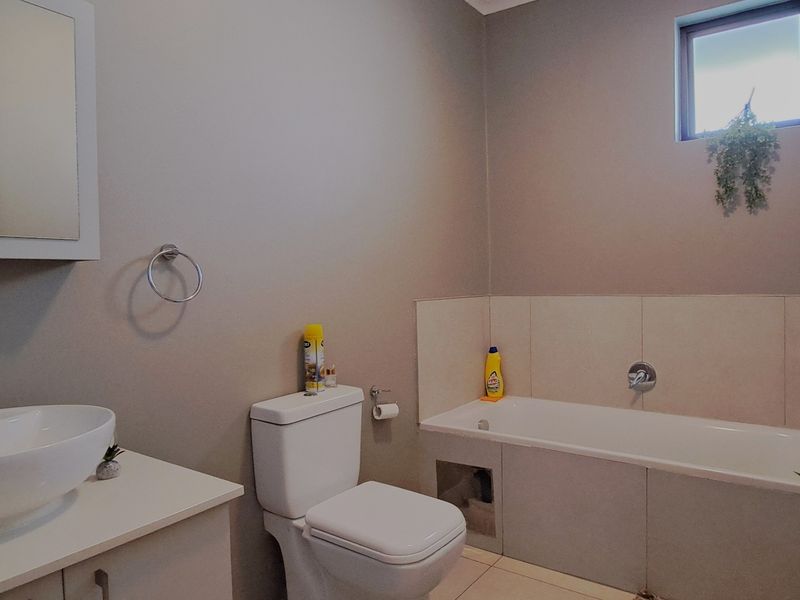 Apartment For Sale In Midrand - Photo 5