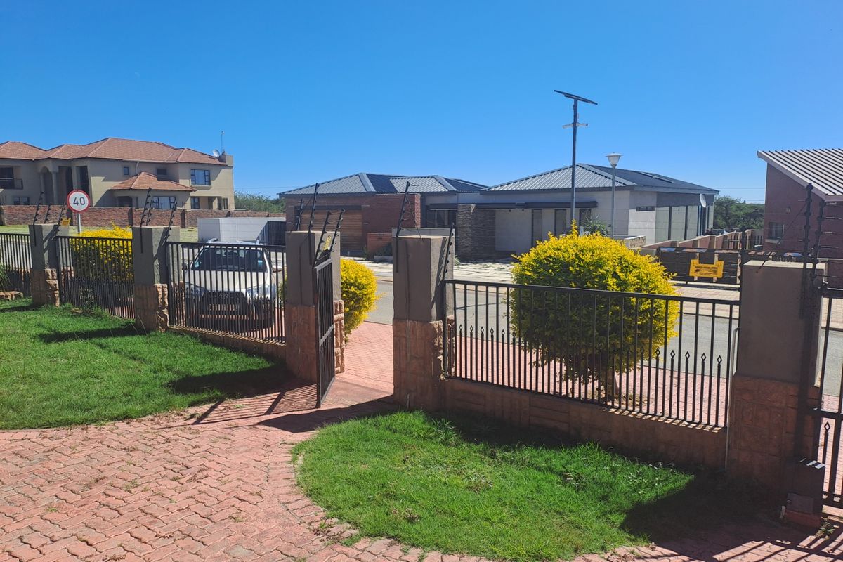 House For Sale In Polokwane - Photo 2