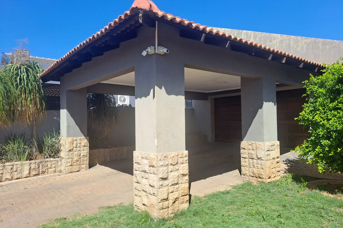 House For Sale In Polokwane - Photo 2