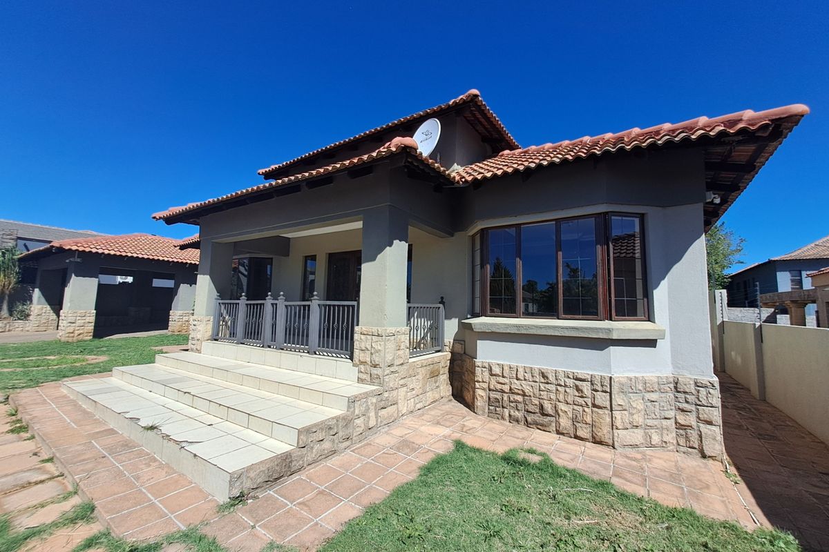 House For Sale In Polokwane - Photo 3