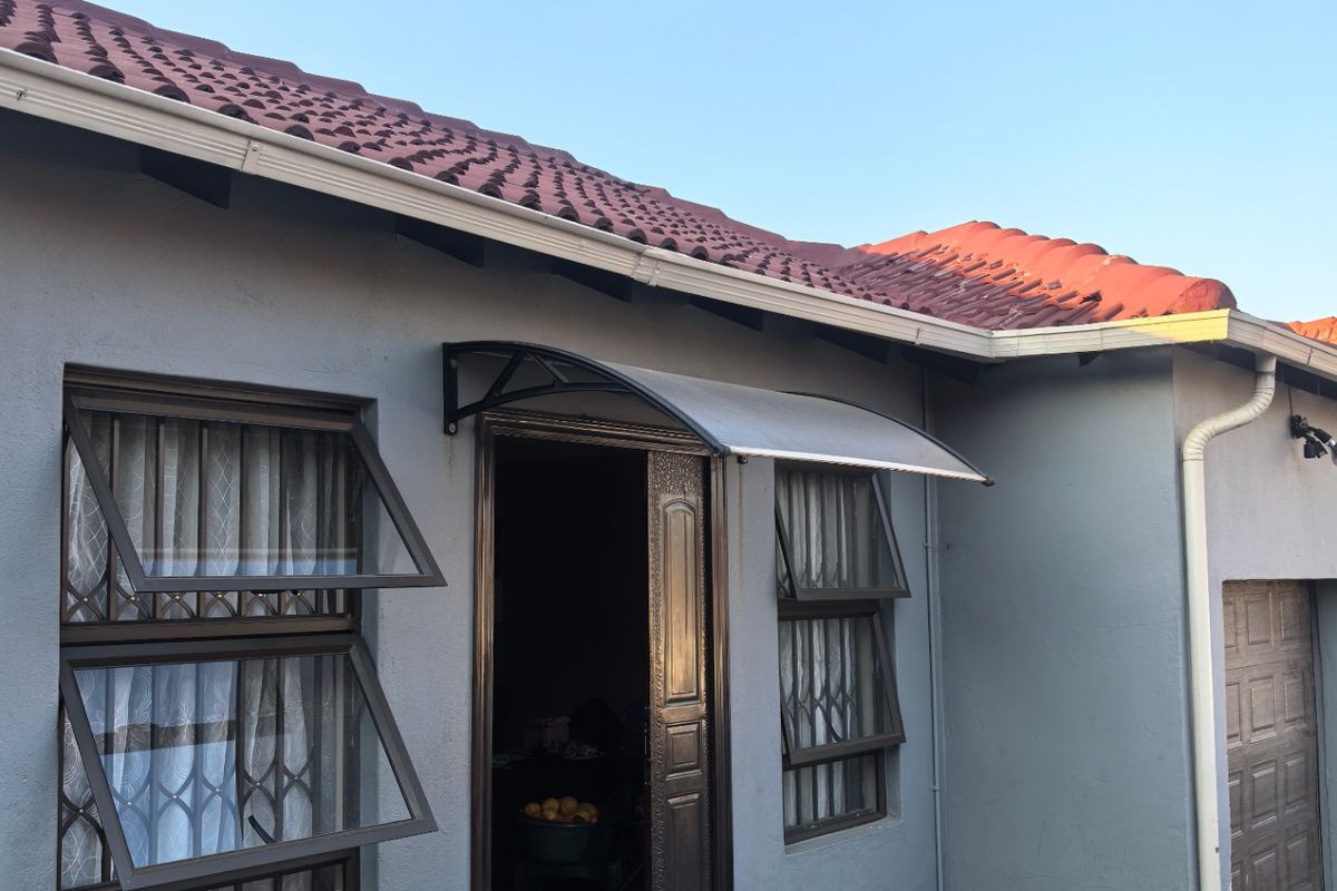 House For Sale In Roodepoort - Photo 5