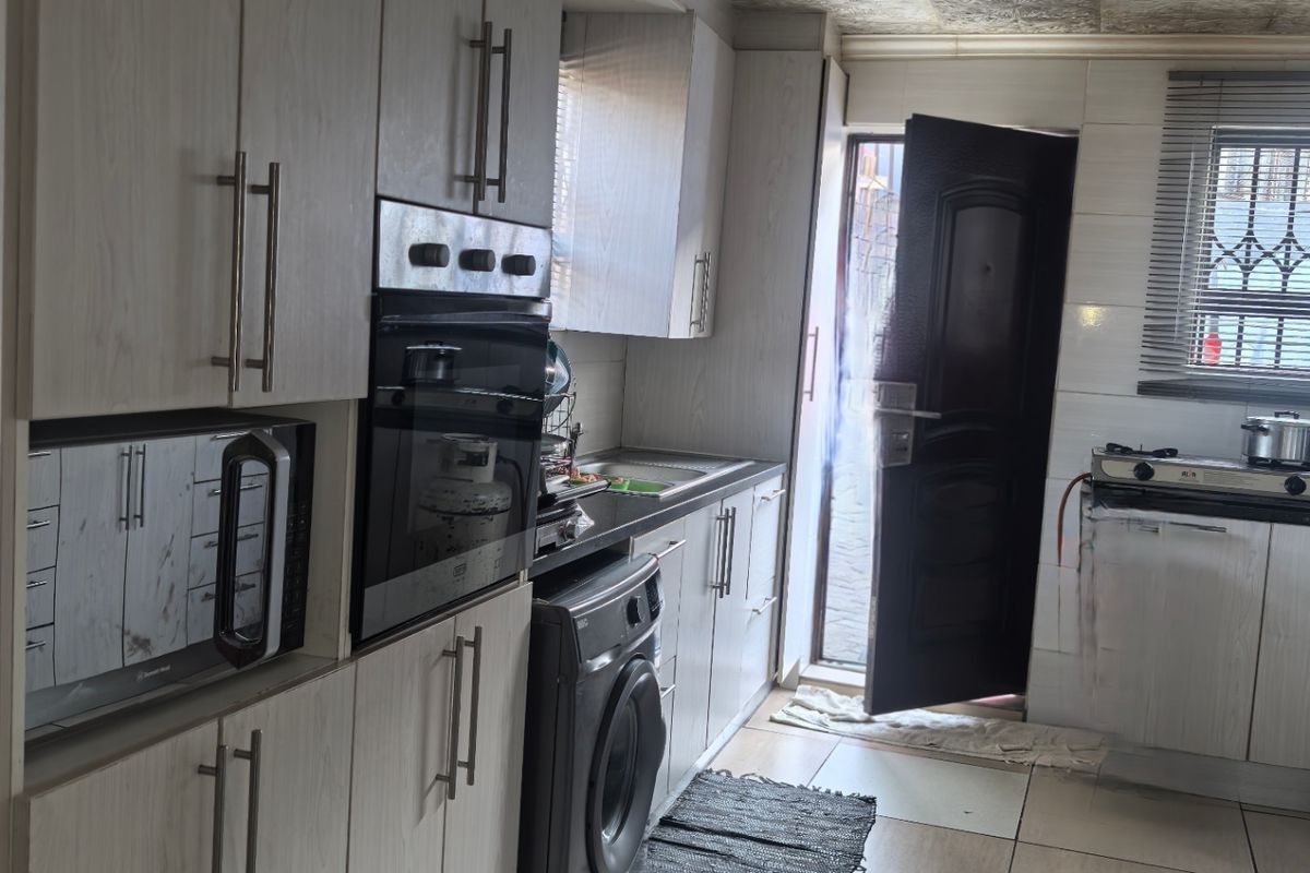 House For Sale In Roodepoort - Photo 2