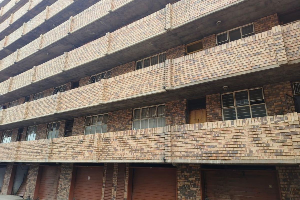 Apartment For Sale In Pretoria - Photo 2