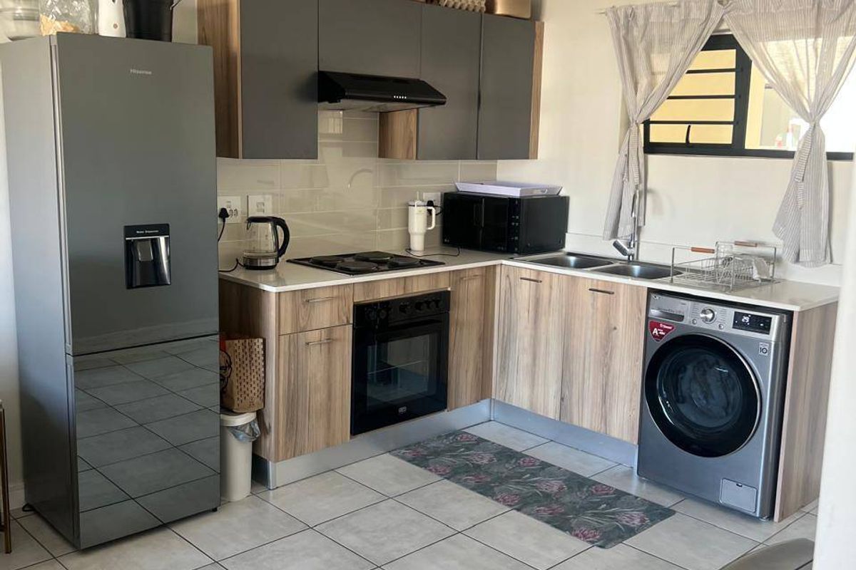 Apartment Rental Monthly In Sandton - Photo 2