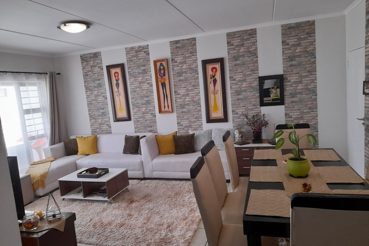 Apartment For Sale In Sandton - Photo 3