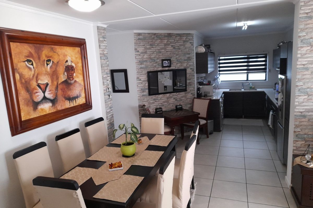 Apartment For Sale In Sandton - Photo 3