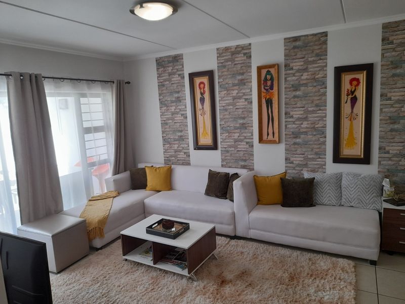 Apartment For Sale In Sandton - Photo 2