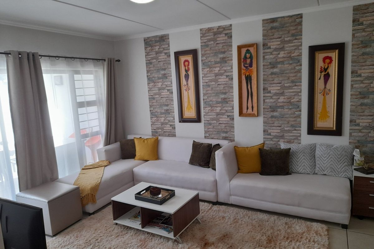 Apartment For Sale In Sandton - Photo 2