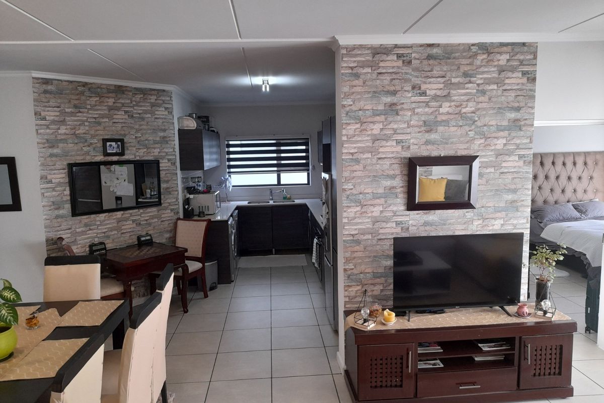 Apartment For Sale In Sandton - Photo 4