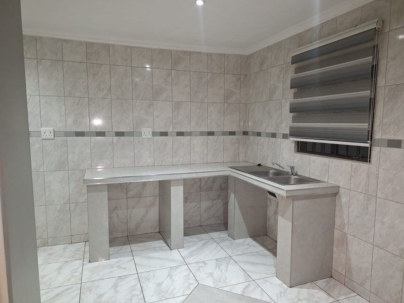 Cluster Rental Monthly In Germiston - Photo 7