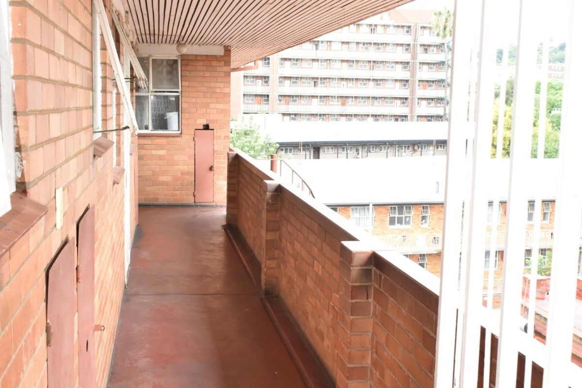 Apartment For Sale In Pretoria - Photo 3
