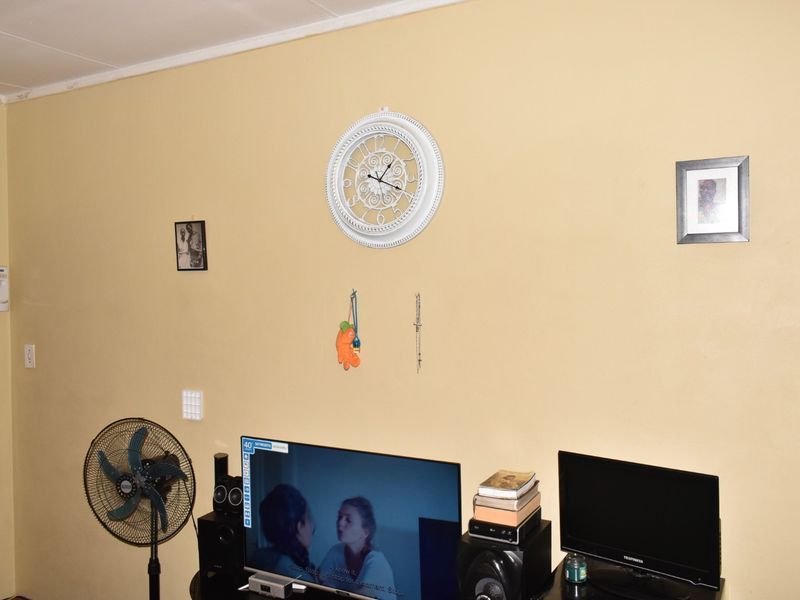 Apartment For Sale In Pretoria - Photo 4